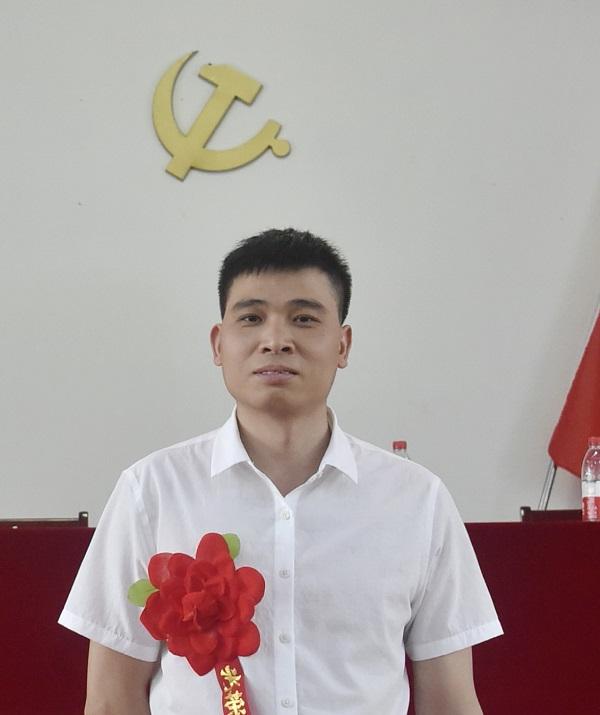 二支部汪辉.JPG