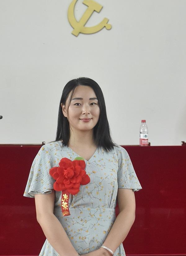 一支部李佩佩.JPG