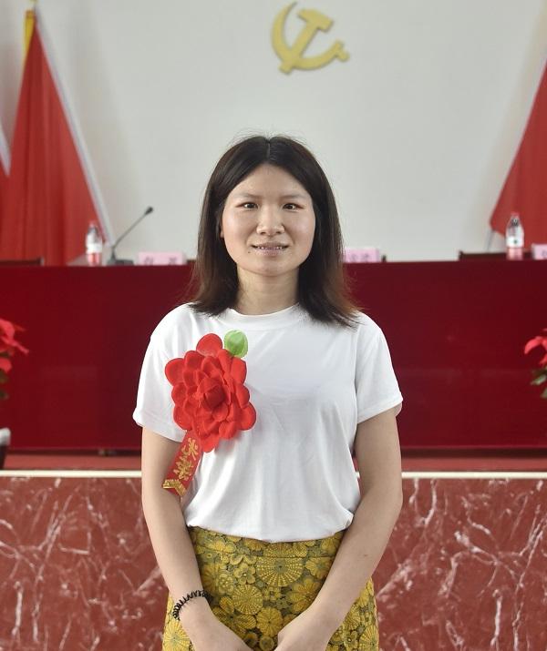 护理贺九芳.JPG