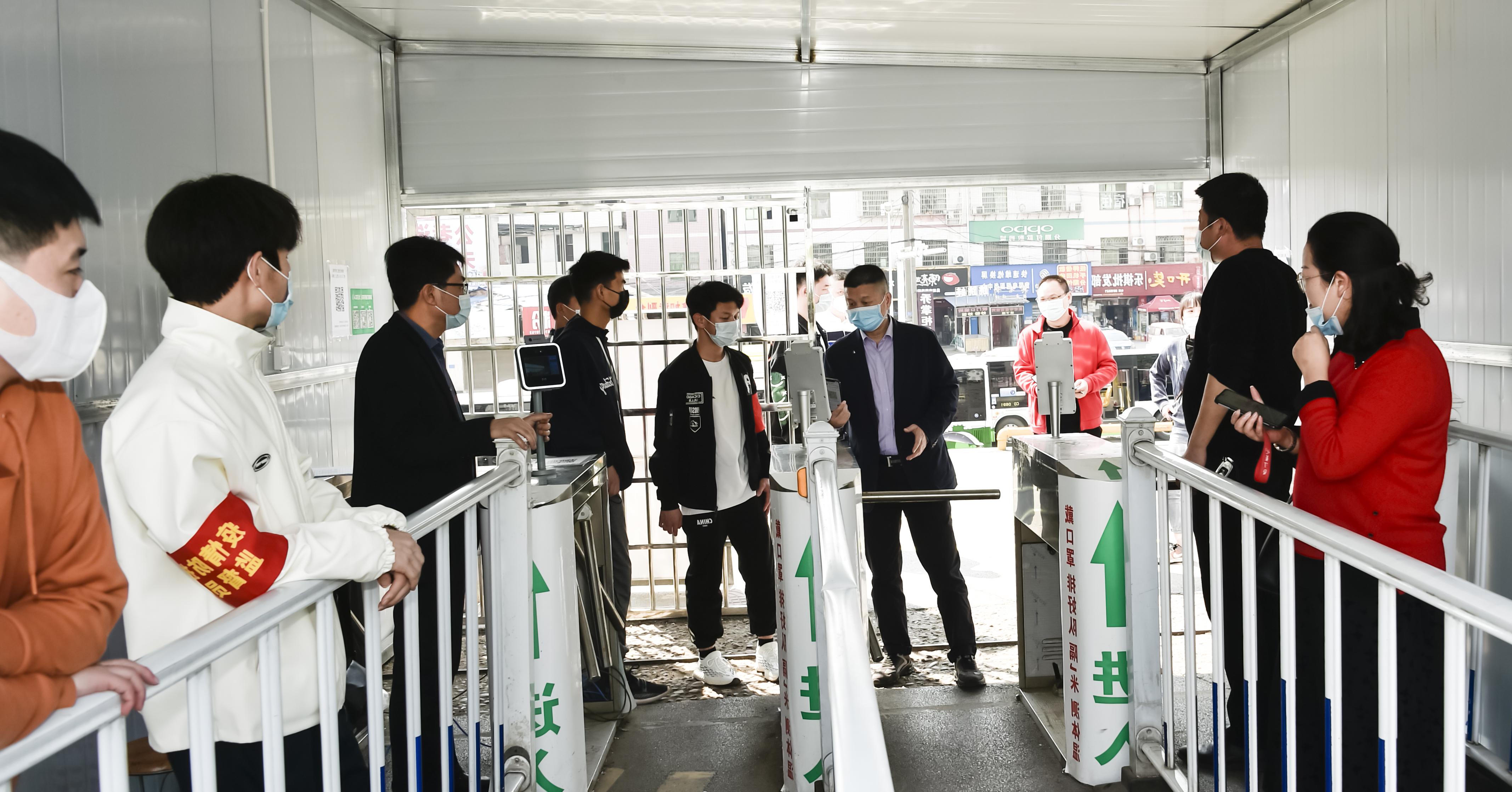 绷紧“安全弦”，织密“督查网”，筑牢“防控墙” ——学校常态开展校园疫情防控监督检查