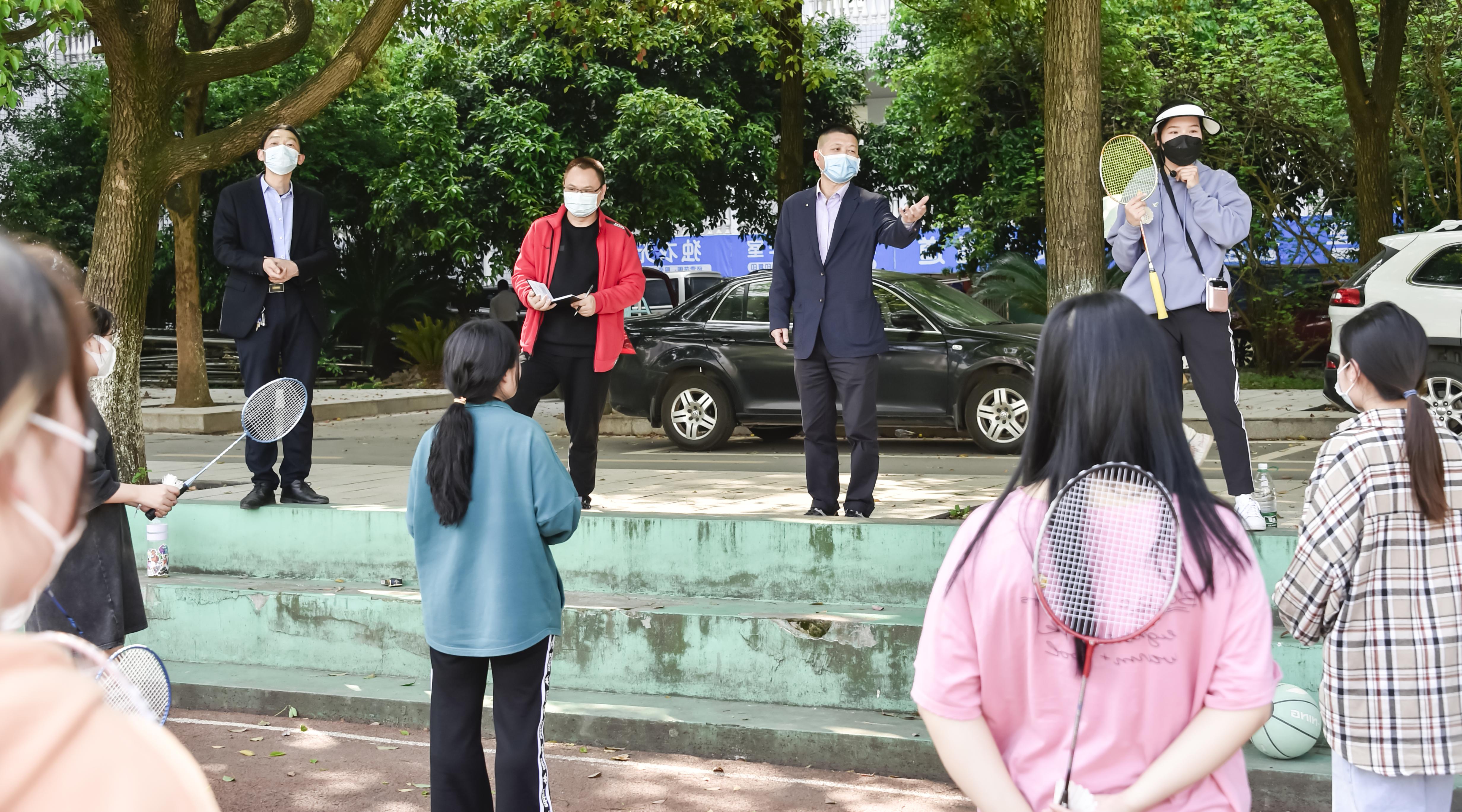 绷紧“安全弦”，织密“督查网”，筑牢“防控墙” ——学校常态开展校园疫情防控监督检查