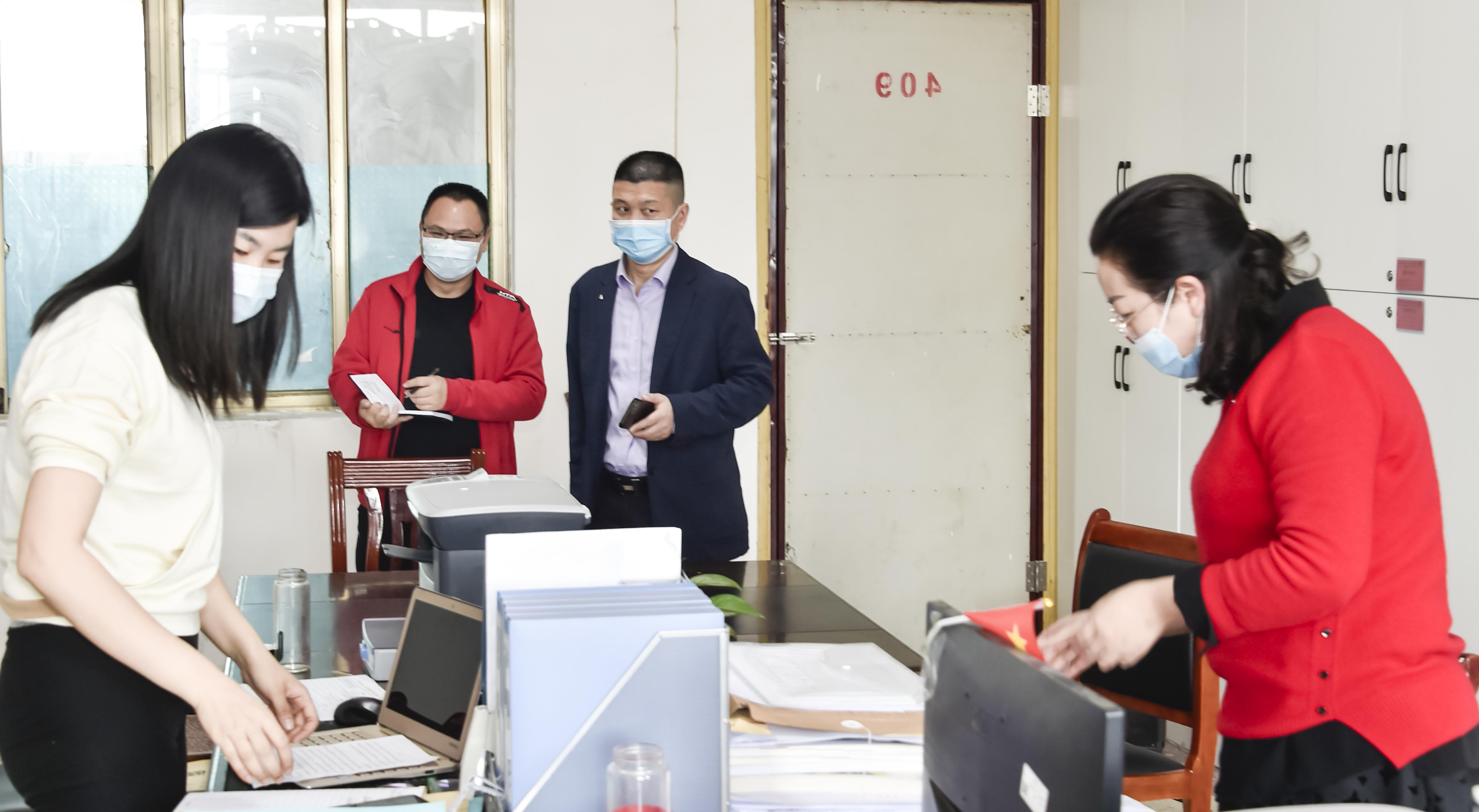 绷紧“安全弦”，织密“督查网”，筑牢“防控墙” ——学校常态开展校园疫情防控监督检查